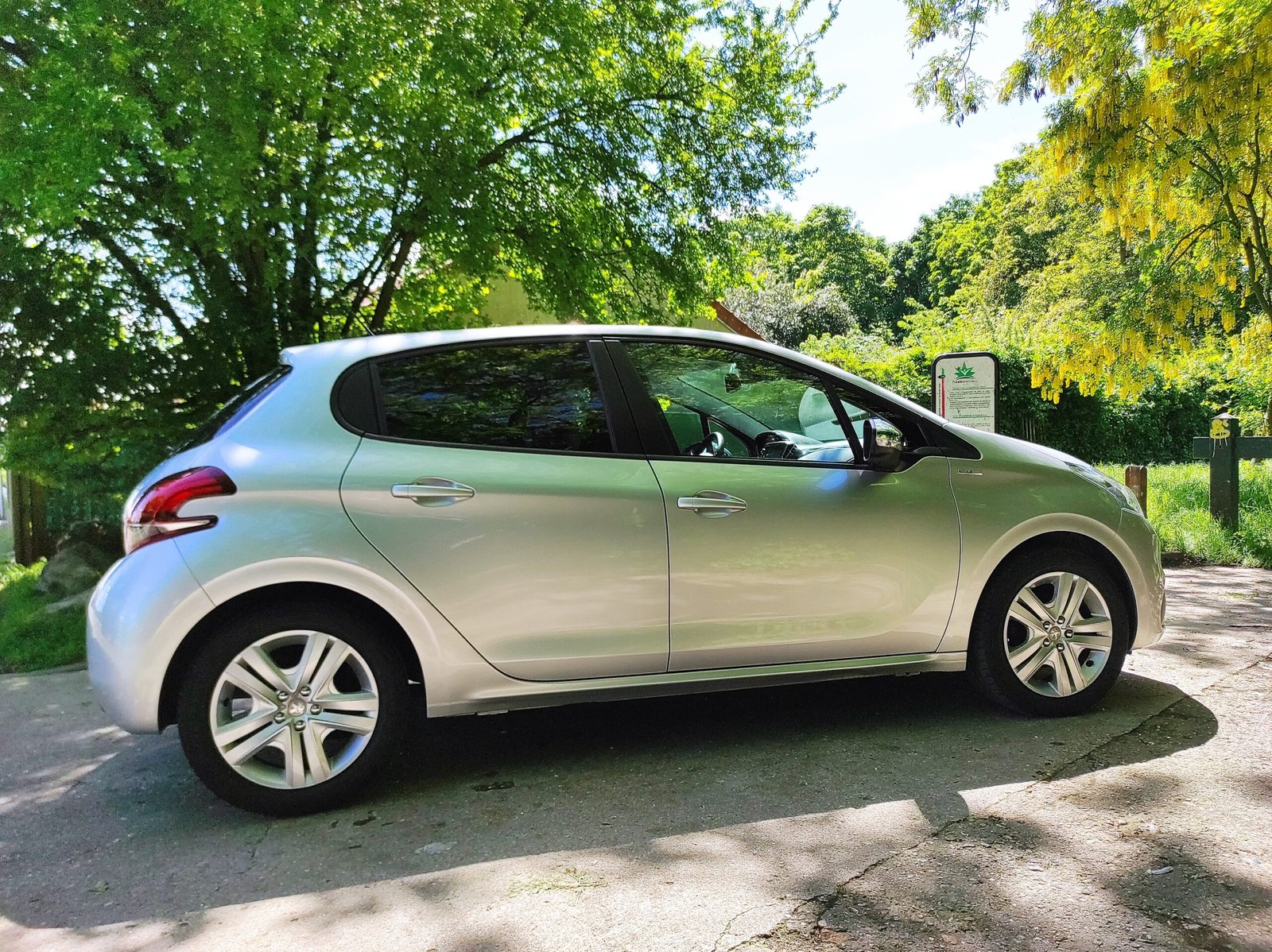 Peugeot 208 2018 1.2 PURETECH 82CH BVM5 STYLE