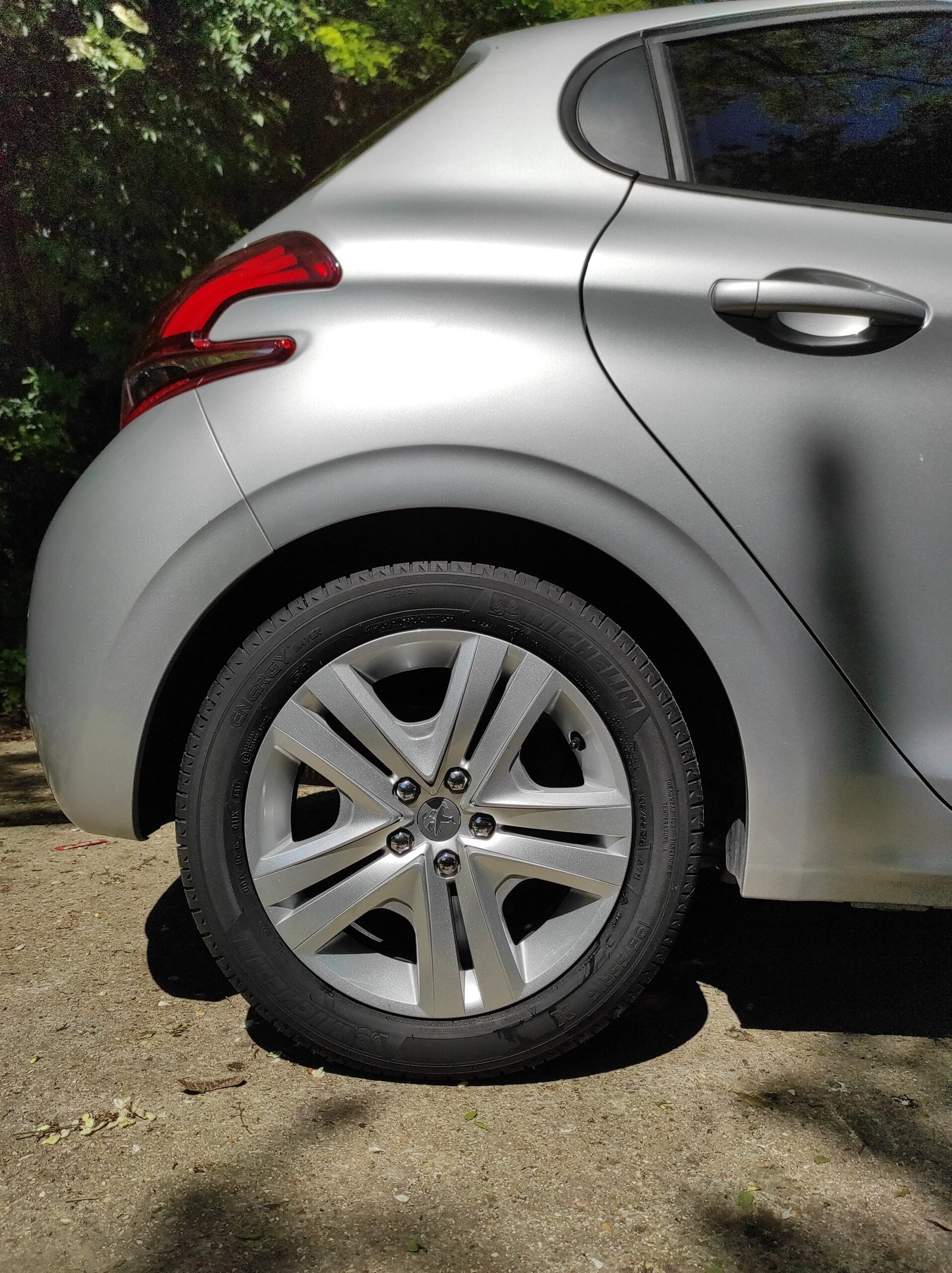 Peugeot 208 2018 1.2 PURETECH 82CH BVM5 STYLE