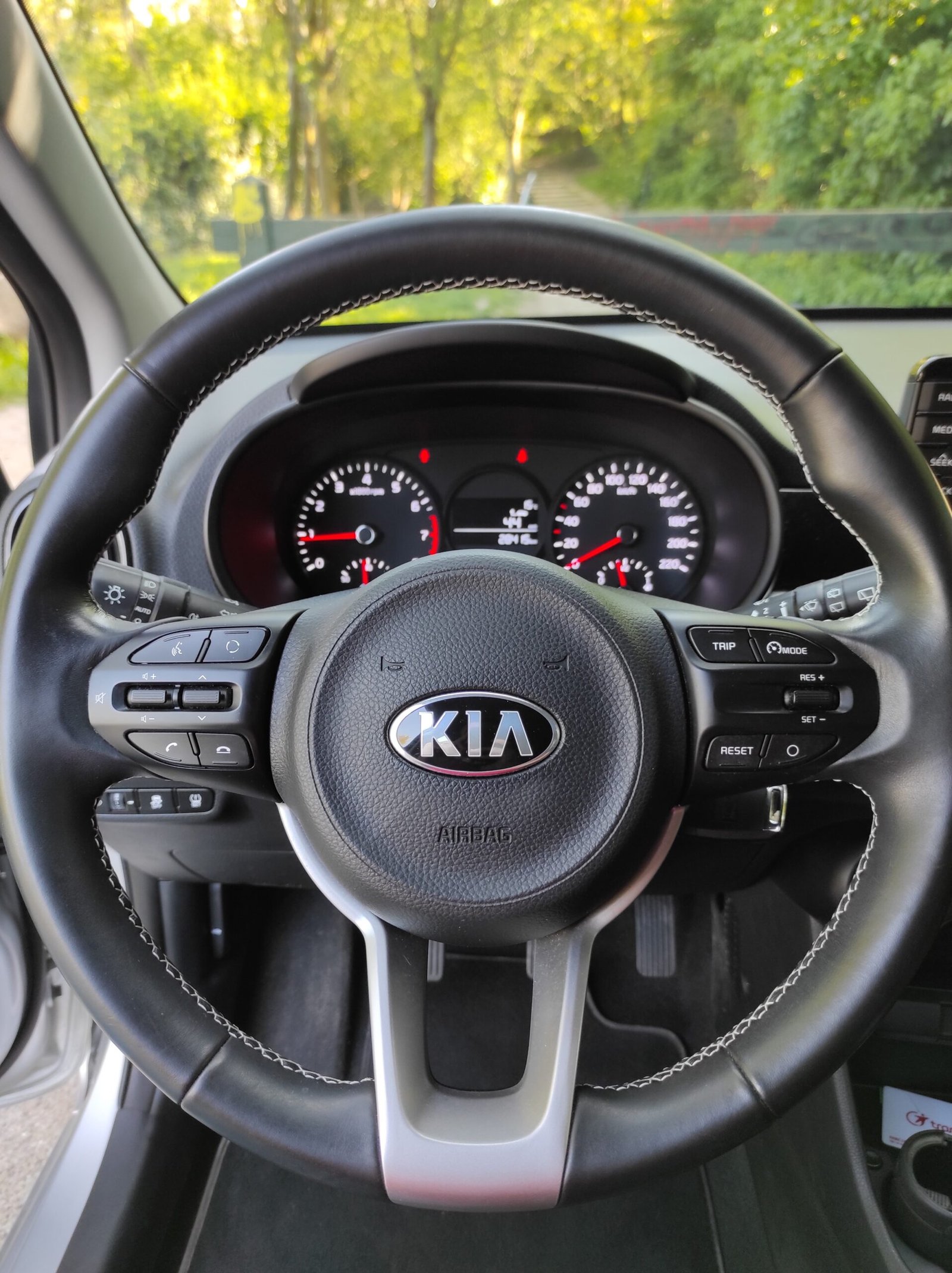 KIA PICANTO II 2014 1.0 69 ACTIVE 5P - AutoMotoGarage.fr - A.M.G - Voiture Occasion - Achat - Vente - Reprise