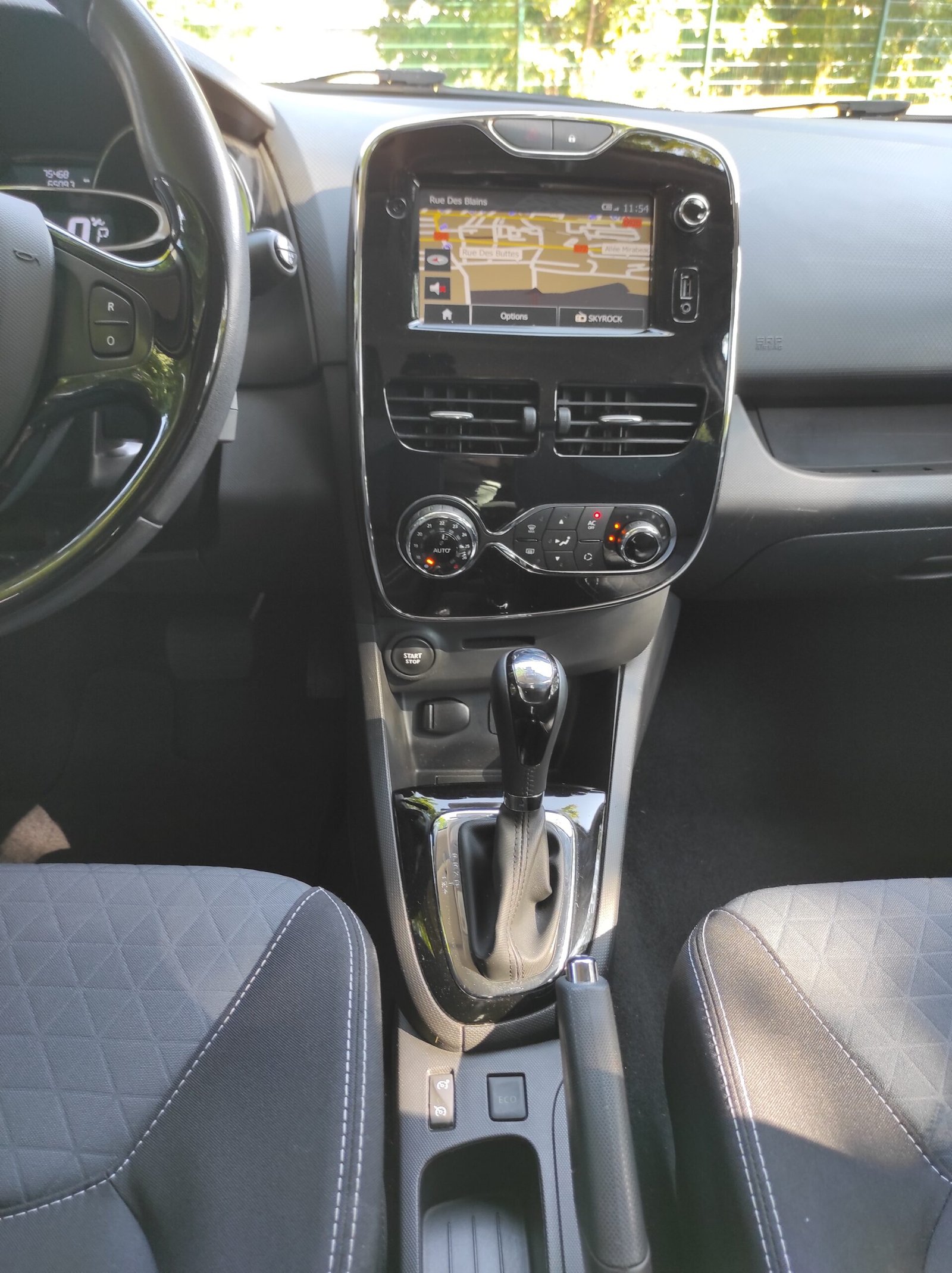 RENAULT CLIO IV 2014 1.2 TCE 120 INTENS EDC ECO2