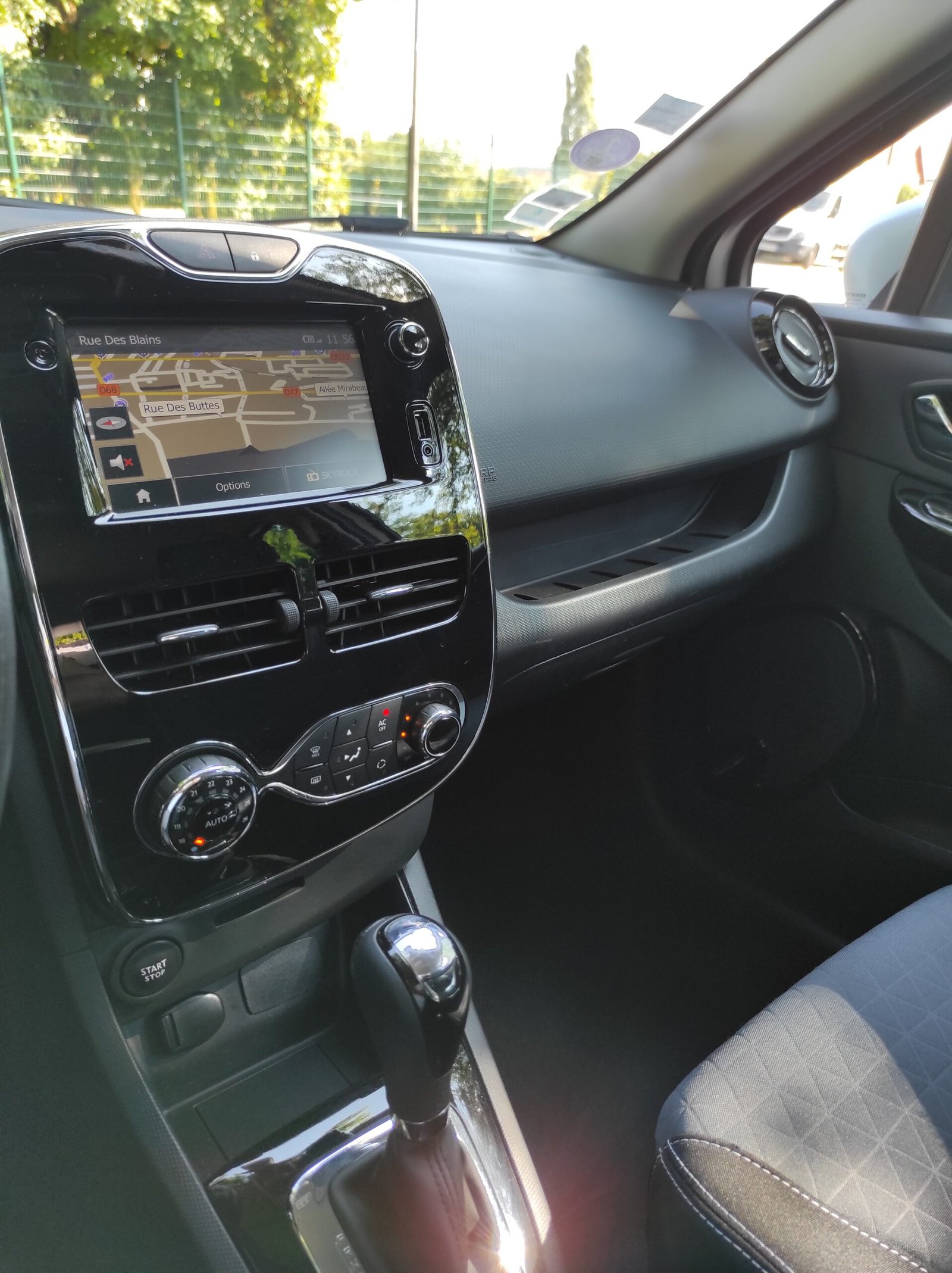 RENAULT CLIO IV 2014 1.2 TCE 120 INTENS EDC ECO2