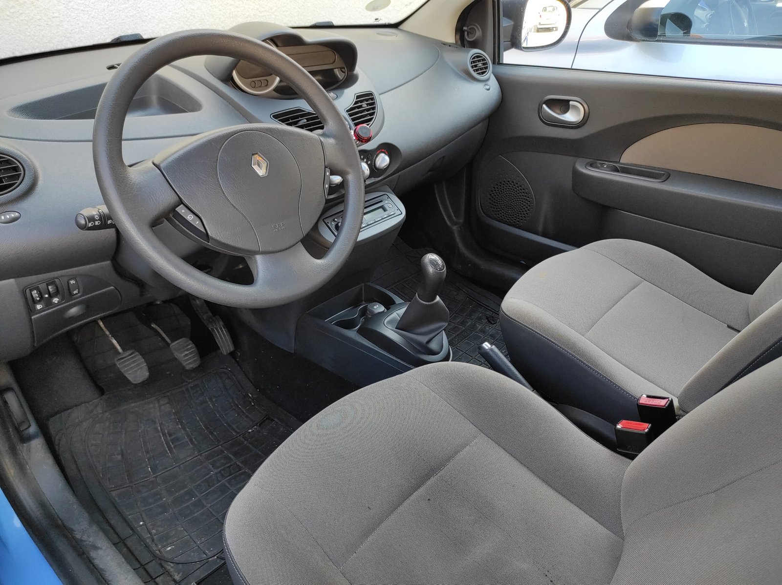 Renault Twingo II (2) 1.5 DCI 75 SOCIÉTÉ ECO2 - Automatix Motors - Voiture Occasion - Achat - Vente - Reprise