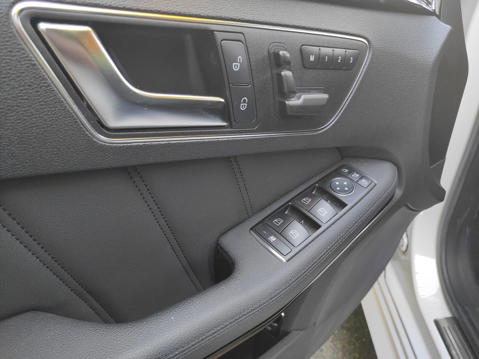 Mercedes CLASSE E 2012 IV 300 BLUETEC HYBRID ELEGANCE EXECUTIVE BA7 7G-TRONIC PLUS - Automatix Motors - Voiture Occasion - Achat - Vente - Reprise