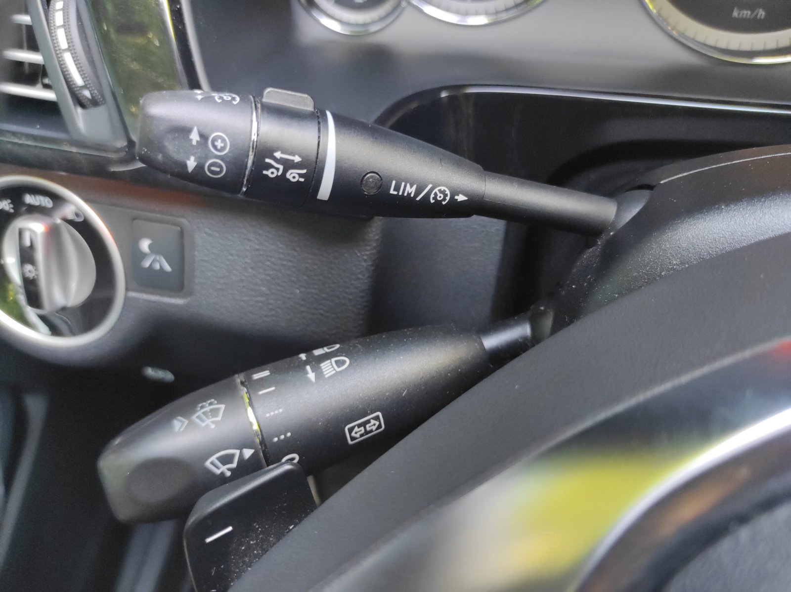 Mercedes CLASSE E 2012 IV 300 BLUETEC HYBRID ELEGANCE EXECUTIVE BA7 7G-TRONIC PLUS - Automatix Motors - Voiture Occasion - Achat - Vente - Reprise