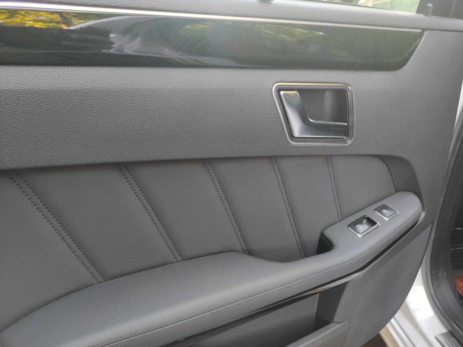 Mercedes CLASSE E 2012 IV 300 BLUETEC HYBRID ELEGANCE EXECUTIVE BA7 7G-TRONIC PLUS - Automatix Motors - Voiture Occasion - Achat - Vente - Reprise