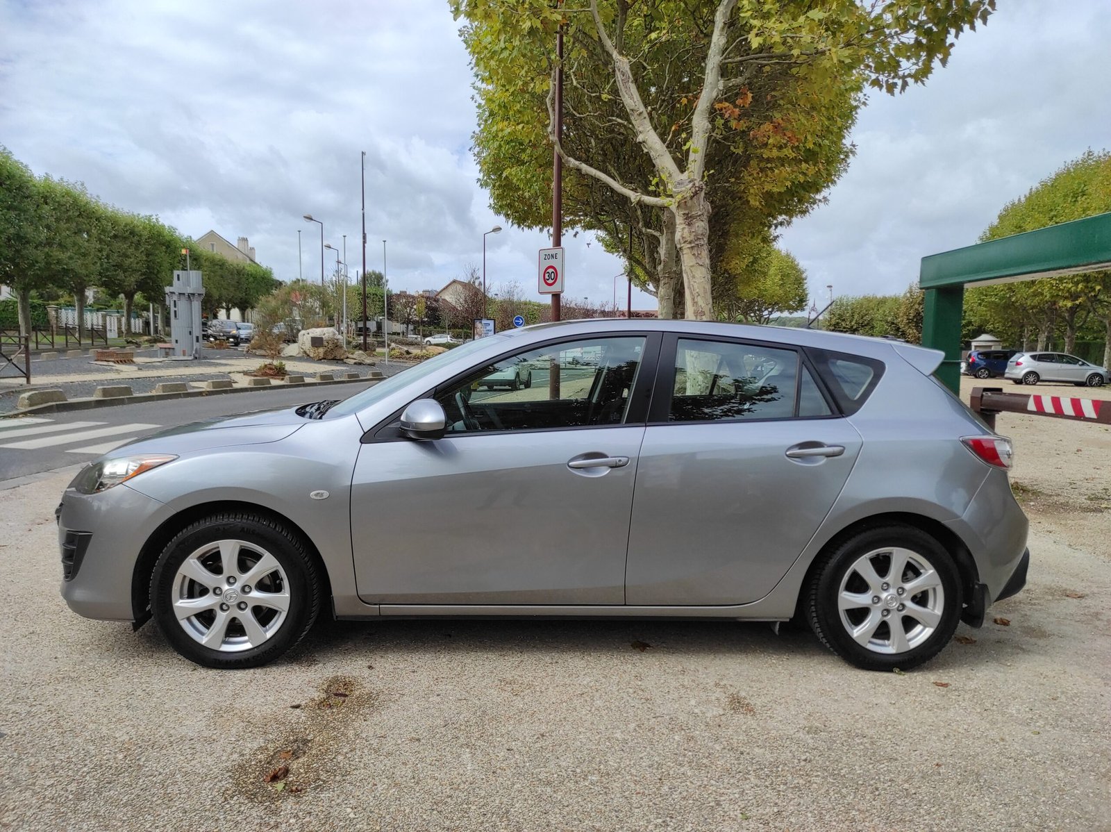 MAZDA 3 II 1.6 MZR 105 ELEGANCE - Automatix Motors - Voiture Occasion - Achat Voiture - Vente Voiture - Reprise Voiture