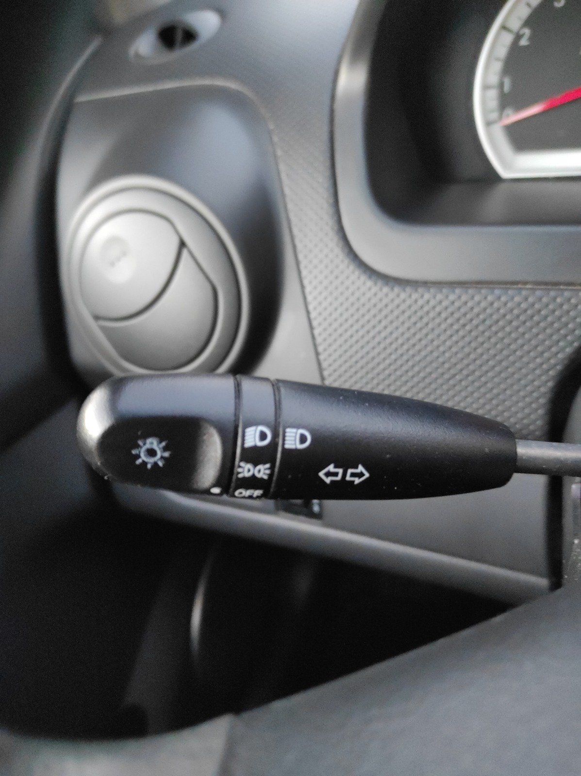 CHEVROLET AVEO 1.2 16V 84 3P - Automatix Motors - Voiture Occasion - Achat Voiture - Vente Voiture - Reprise Voiture