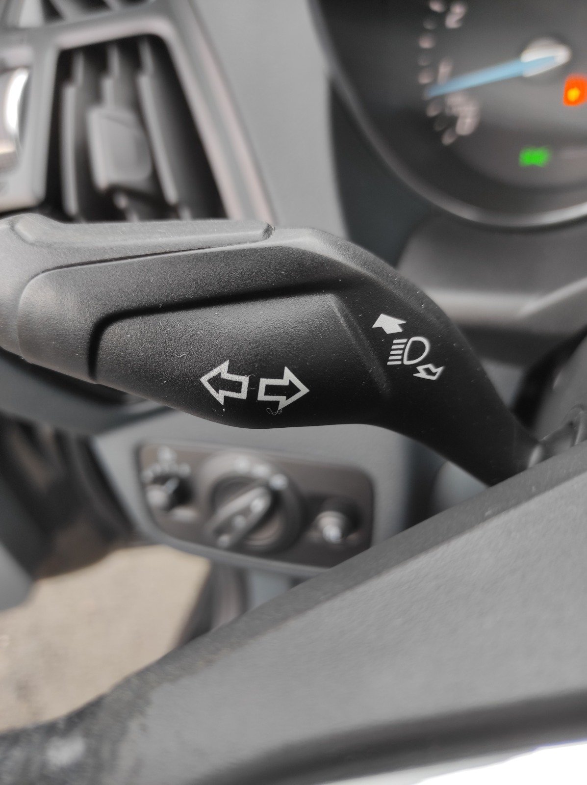 FORD C MAX II 2014 1.0 ECOBOOST 125 S&S EDITION - Automatix Motors - Voiture Occasion - Achat Voiture - Vente Voiture - Reprise Voiture