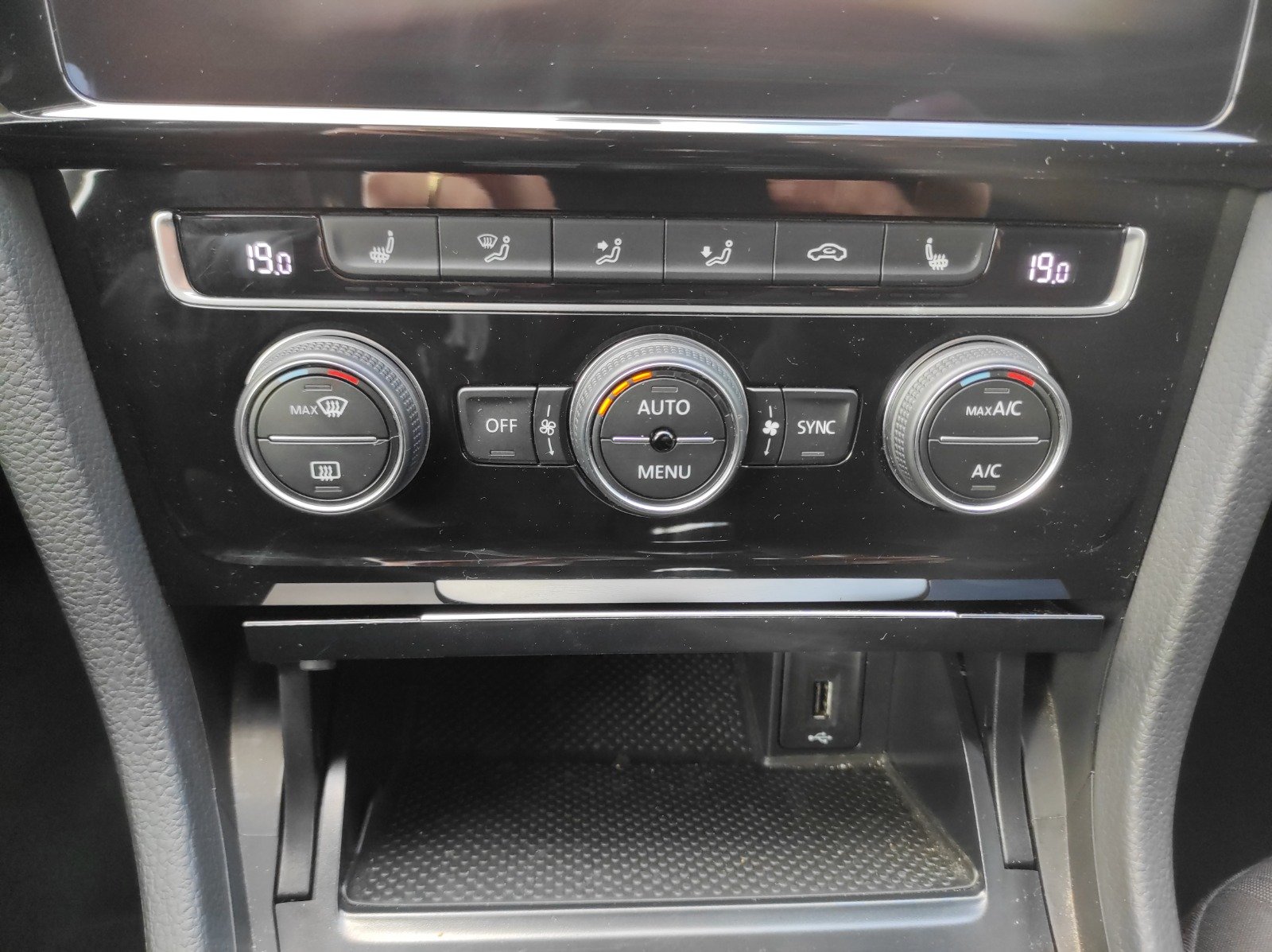 VOLKSWAGEN GOLF VII (2) 1.4 TSI 125 BLUEMOTION TECHNOLOGY SOUND BV6 5P - Automatix Motors - Voiture Occasion - Achat Voiture - Vente Voiture - Reprise Voiture