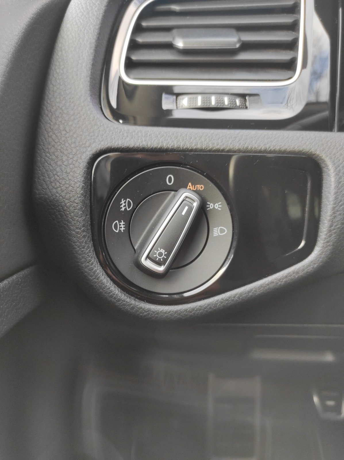 VOLKSWAGEN GOLF VII (2) 1.4 TSI 125 BLUEMOTION TECHNOLOGY SOUND BV6 5P - Automatix Motors - Voiture Occasion - Achat Voiture - Vente Voiture - Reprise Voiture