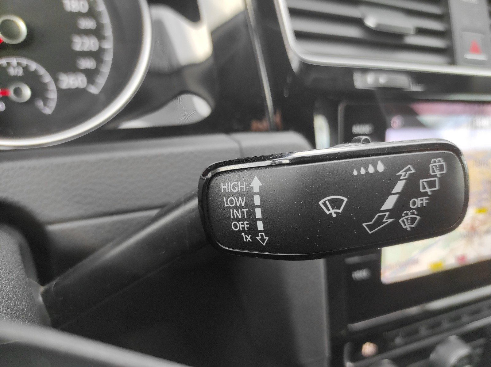 VOLKSWAGEN GOLF VII (2) 1.4 TSI 125 BLUEMOTION TECHNOLOGY SOUND BV6 5P - Automatix Motors - Voiture Occasion - Achat Voiture - Vente Voiture - Reprise Voiture