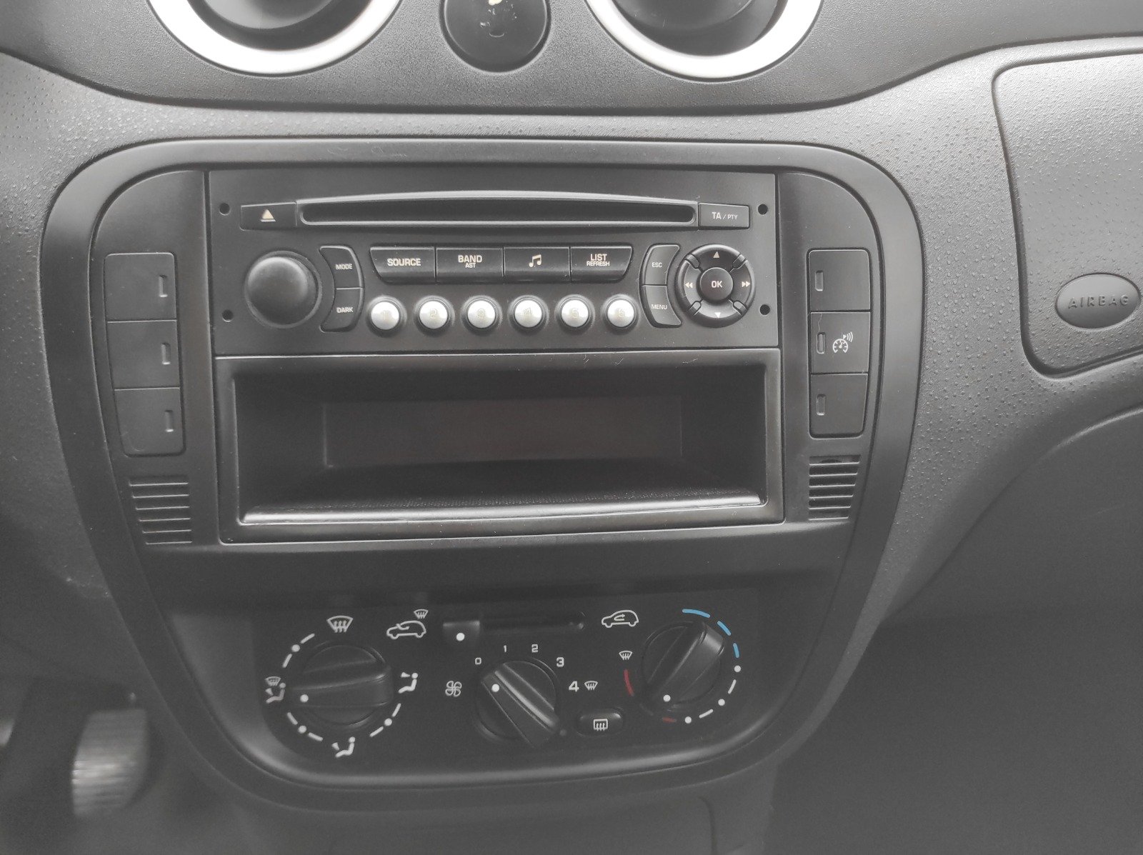 Citroen C3 Phase 2 Classic 1.1 60 - Automatix Motors - Voiture Occasion - Achat Voiture - Vente Voiture - Reprise Voiture