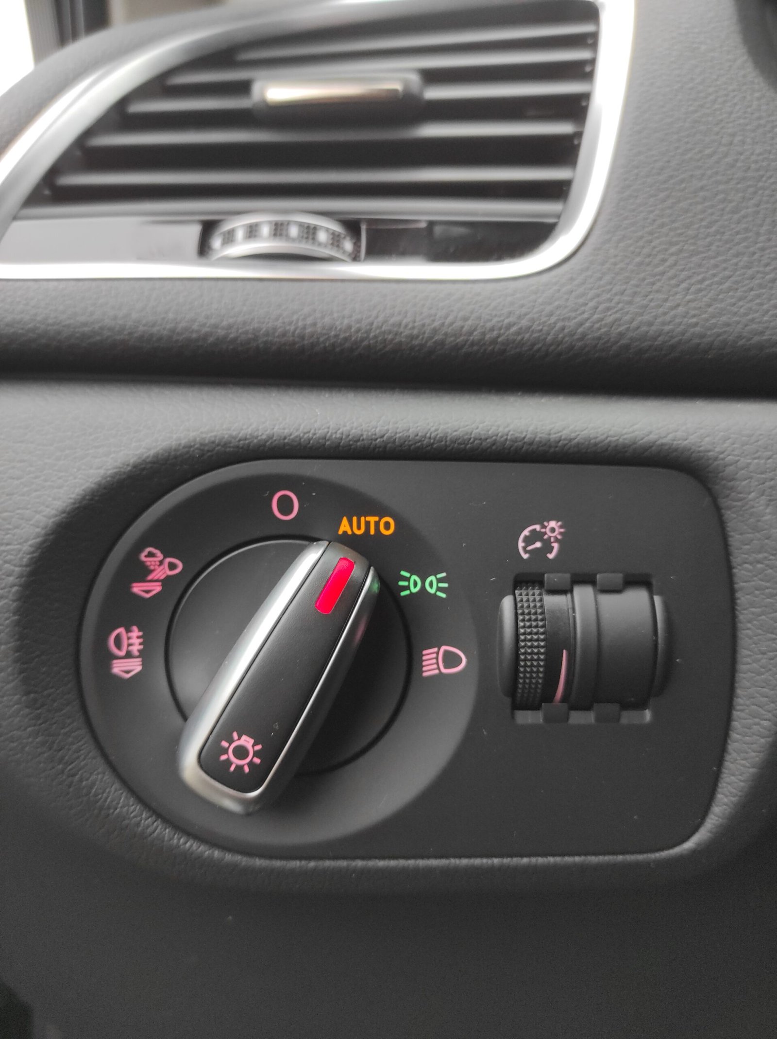 Audi Q3 2018 (2) 2.0 TDI 150 Sport Quattro S-TRONIC - Automatix Motors - Voiture Occasion - Achat Voiture - Vente Voiture - Reprise Voiture