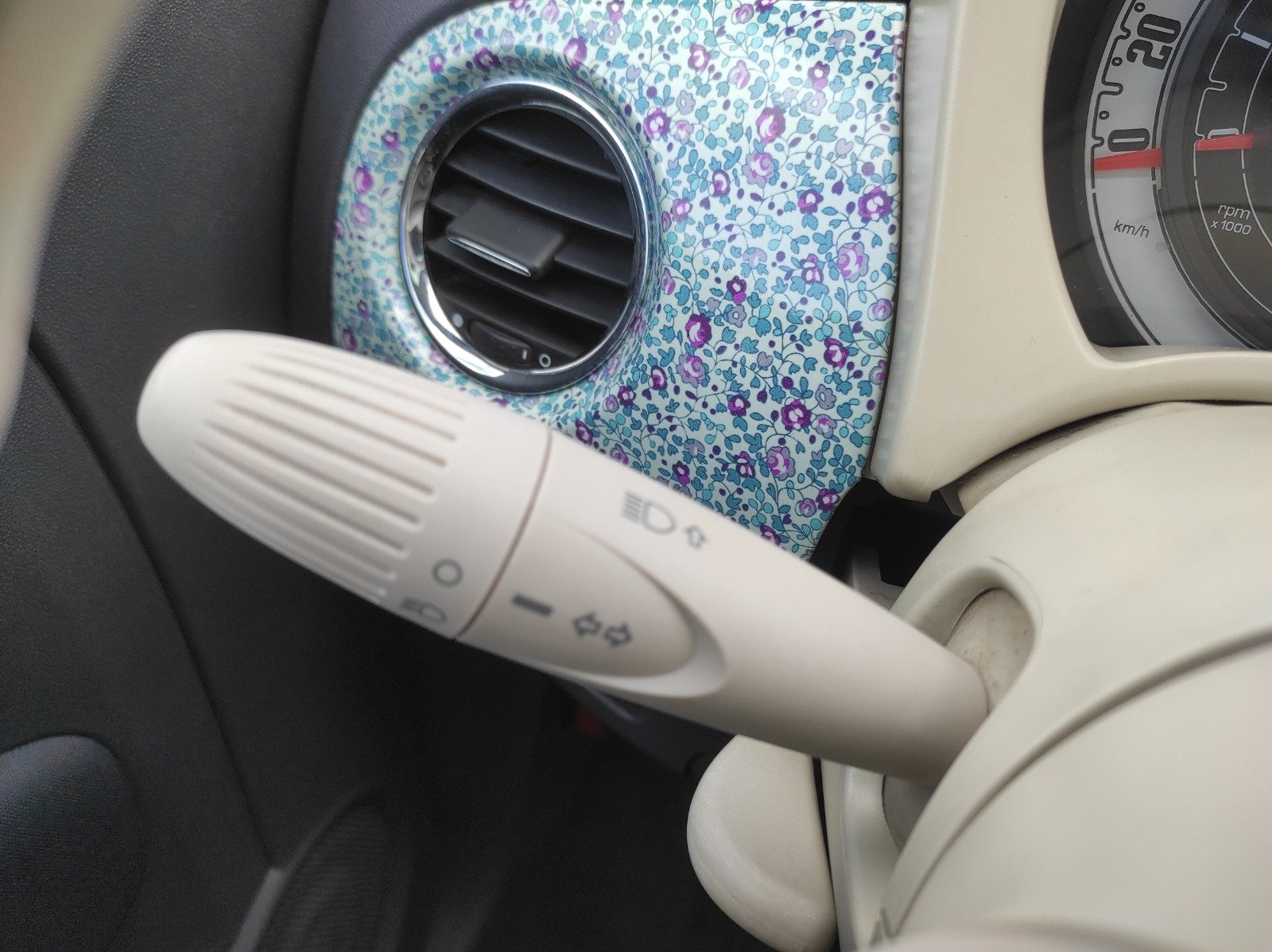 Fiat 500 2012 1.2 8V 69ch Liberty & Art fabrics - Automatix Motors - Voiture Occasion - Achat Voiture - Vente Voiture - Reprise Voiture