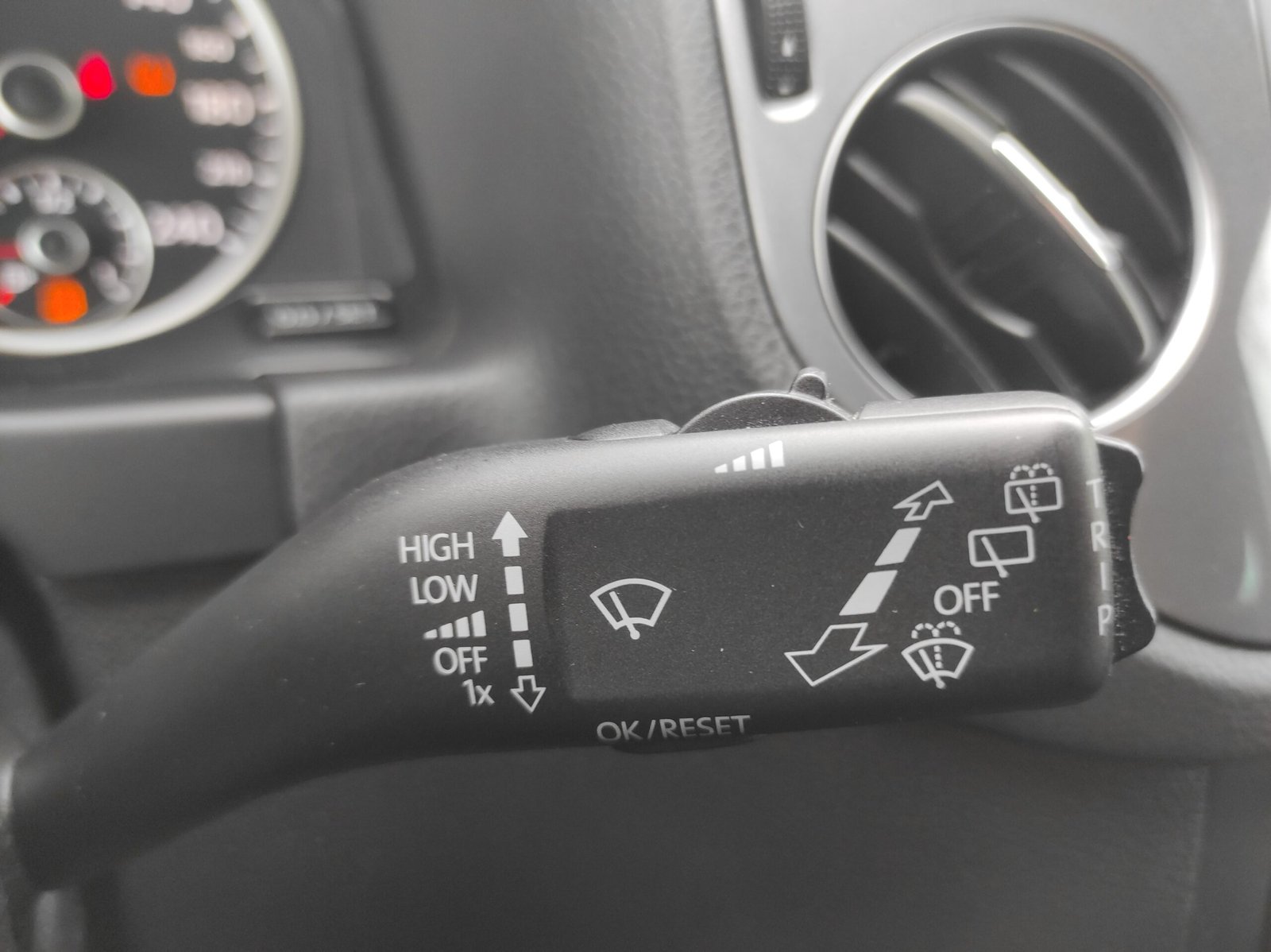 Volkswagen Tiguan 2.0 TDI 140ch BlueMotion Technology Sportline - Automatix Motors - Voiture Occasion - Achat Voiture - Vente Voiture - Reprise Voiture