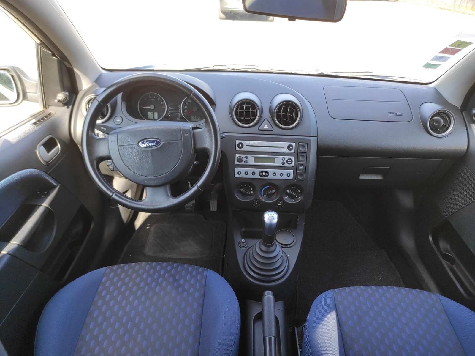 Ford Fiesta 2004 1.3 Ambiente - Automatix Motors - Voiture Occasion - Achat Voiture - Vente Voiture - Reprise Voiture