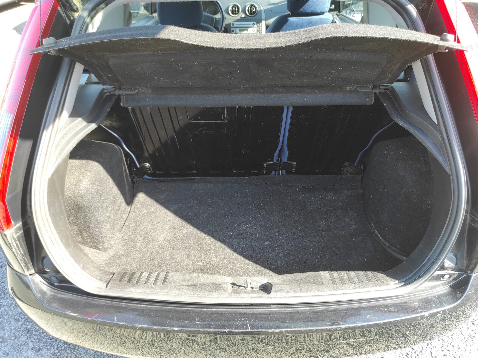 Ford Fiesta 2004 1.3 Ambiente - Automatix Motors - Voiture Occasion - Achat Voiture - Vente Voiture - Reprise Voiture