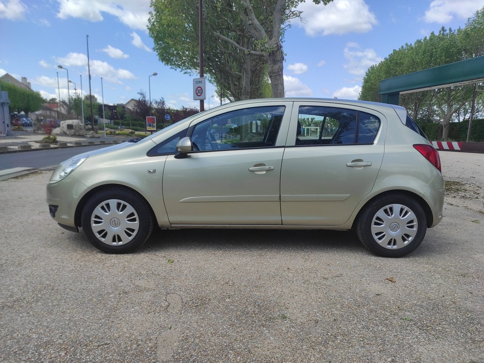 Opel Corsa IV 2006 1.2 Twinport Enjoy 5P - Automatix Motors - Voiture Occasion - Achat Voiture - Vente Voiture - Reprise Voiture