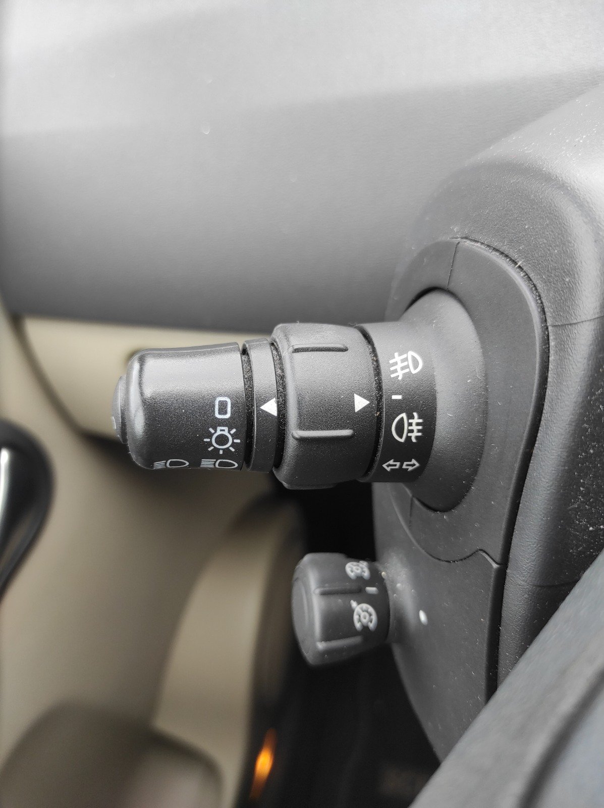 Renault Scenic II Phase 2 2007 1.6 110CH Latitude - Automatix Motors - Voiture Occasion - Achat Voiture - Vente Voiture - Reprise Voiture