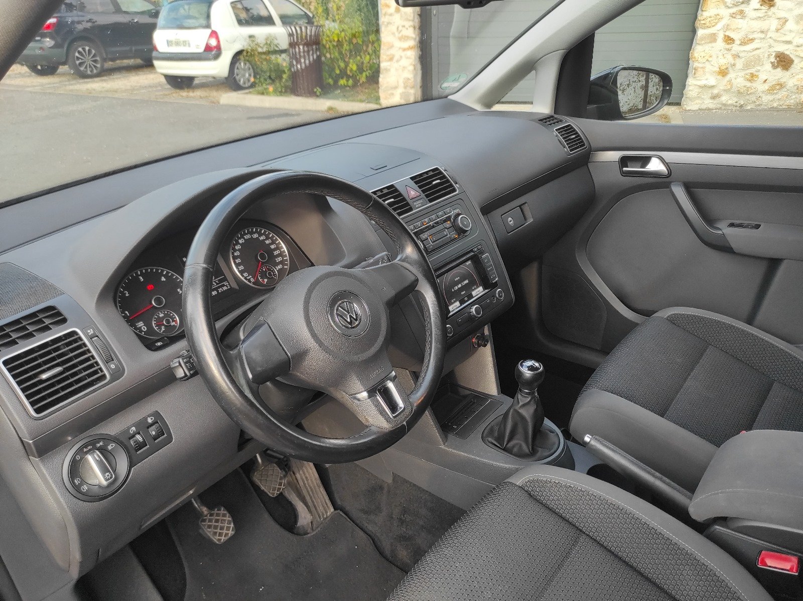 Volkswagen Touran II 2011 1.6 TDI 105ch FAP Confortline - Automatix Motors - Voiture Occasion - Achat Voiture - Vente Voiture - Reprise Voiture