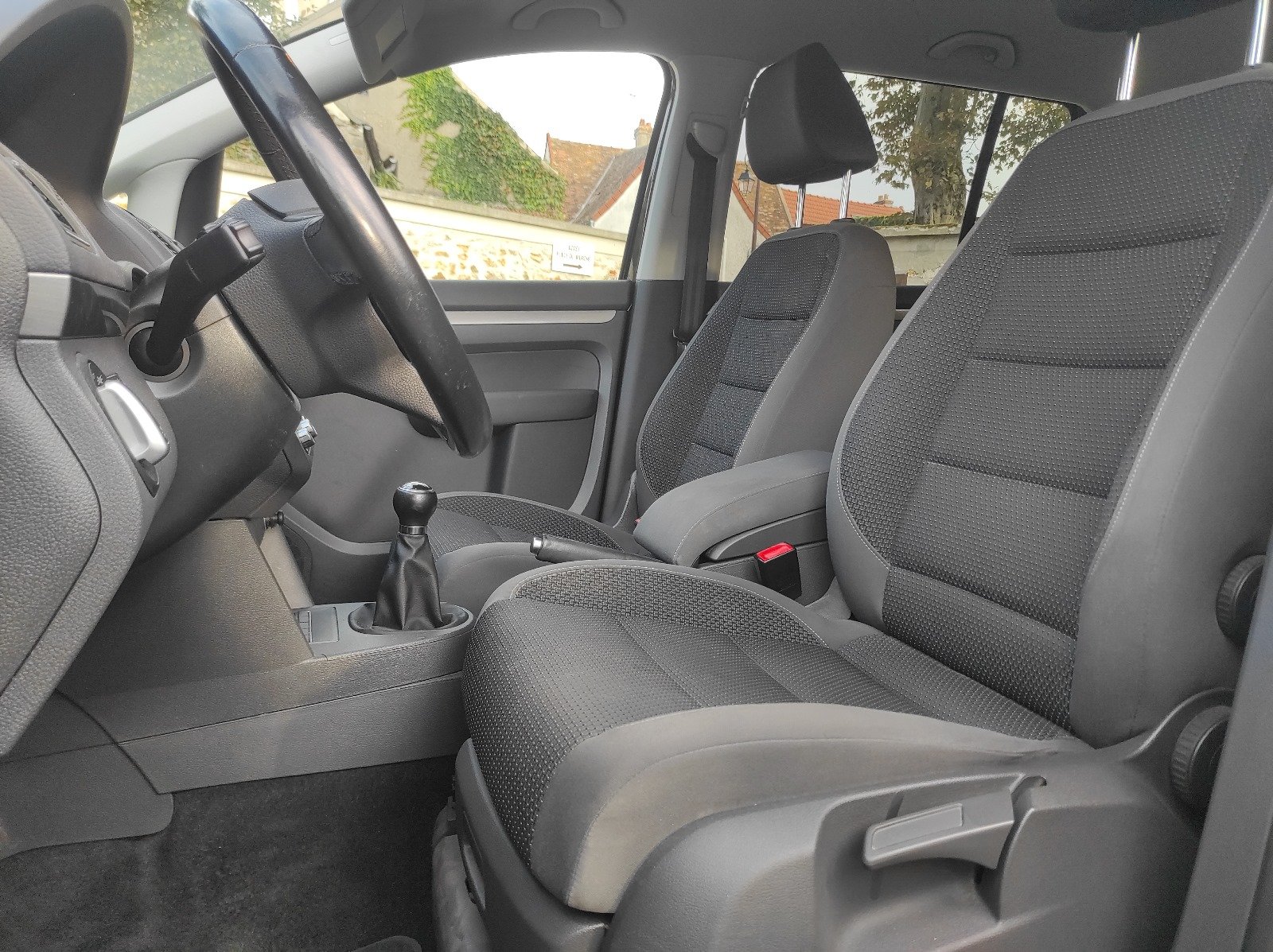 Volkswagen Touran II 2011 1.6 TDI 105ch FAP Confortline - Automatix Motors - Voiture Occasion - Achat Voiture - Vente Voiture - Reprise Voiture