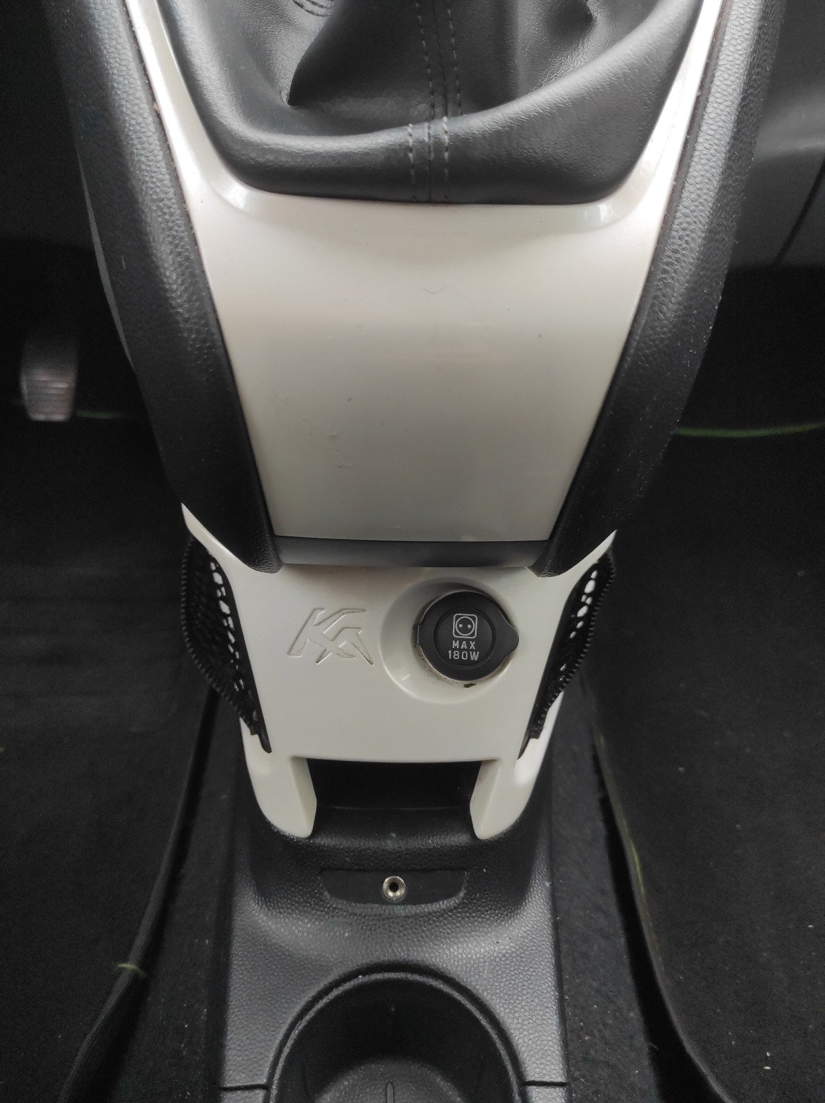 Ford Ka 2012 Titanium 1.2 69ch S&S - Automatix Motors - Voiture Occasion - Achat Voiture - Vente Voiture - Reprise Voiture