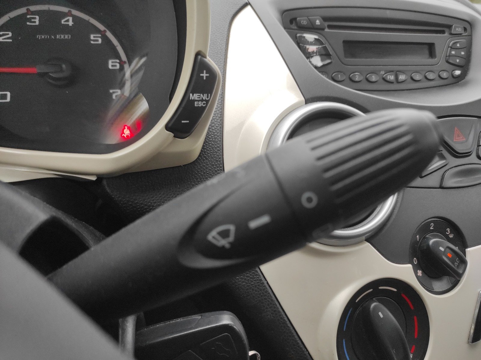 Ford Ka 2012 Titanium 1.2 69ch S&S - Automatix Motors - Voiture Occasion - Achat Voiture - Vente Voiture - Reprise Voiture