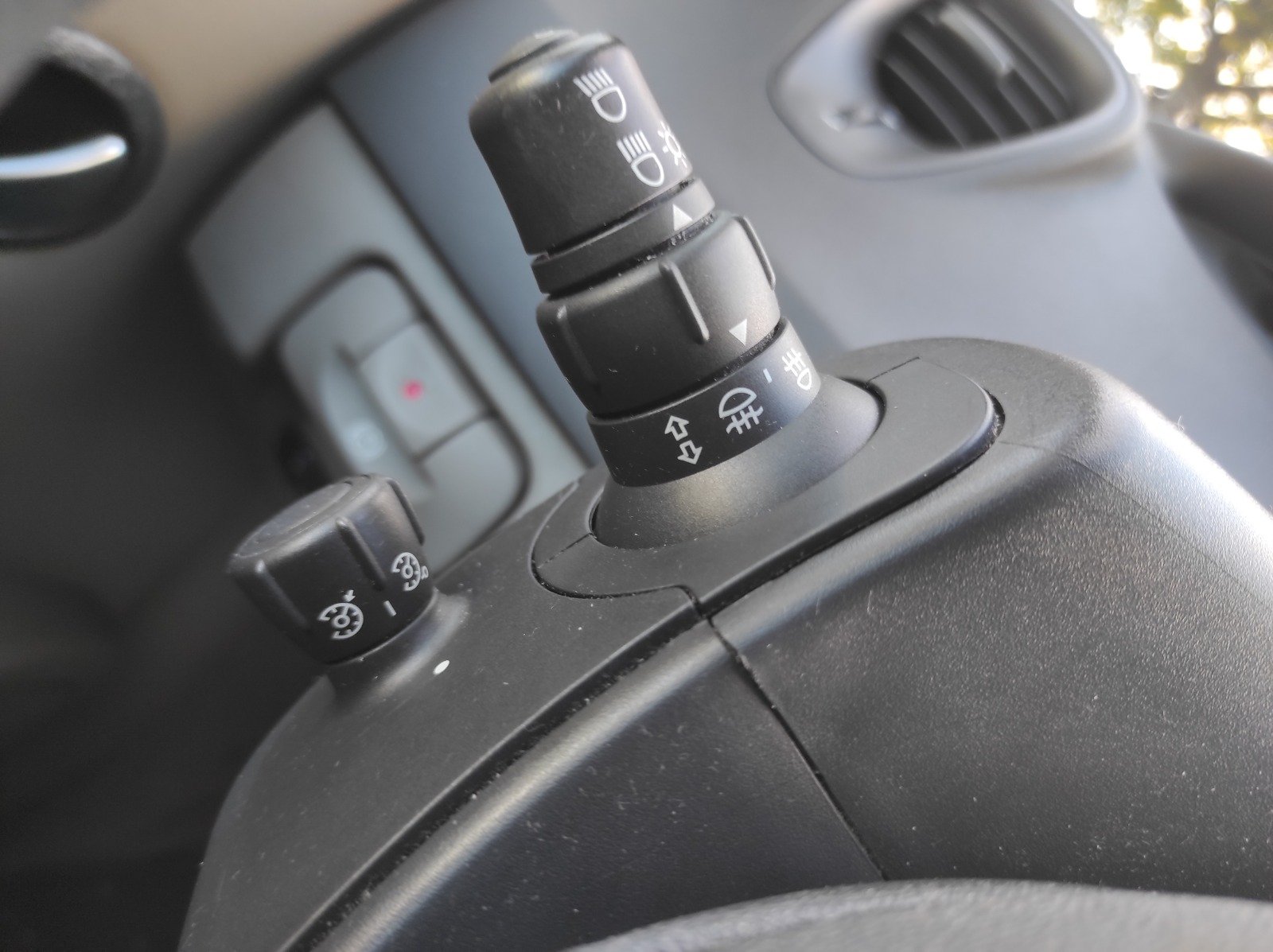 Renault Scenic II Confort Expression 1.5 dCi 100 ch - Automatix Motors - Voiture Occasion - Achat Voiture - Vente Voiture - Reprise Voiture