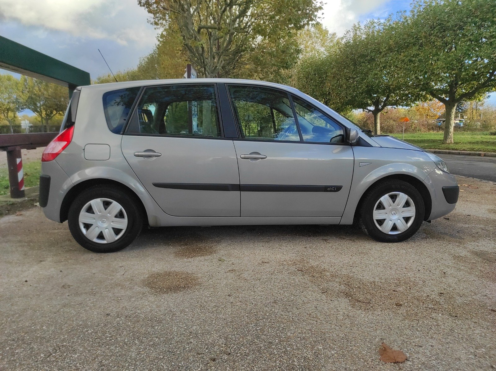 Renault Scenic II Confort Expression 1.5 dCi 100 ch - Automatix Motors - Voiture Occasion - Achat Voiture - Vente Voiture - Reprise Voiture