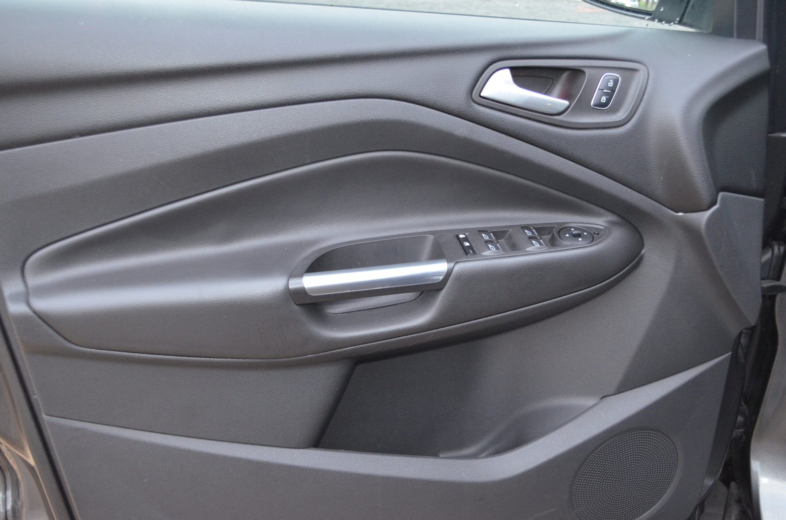 Ford Kuga II 2017 2.0 TDCi 150ch Stop&Start Titanium 4x4 Powershift - Automatix Motors - Voiture Occasion - Achat Voiture - Vente Voiture - Reprise Voiture