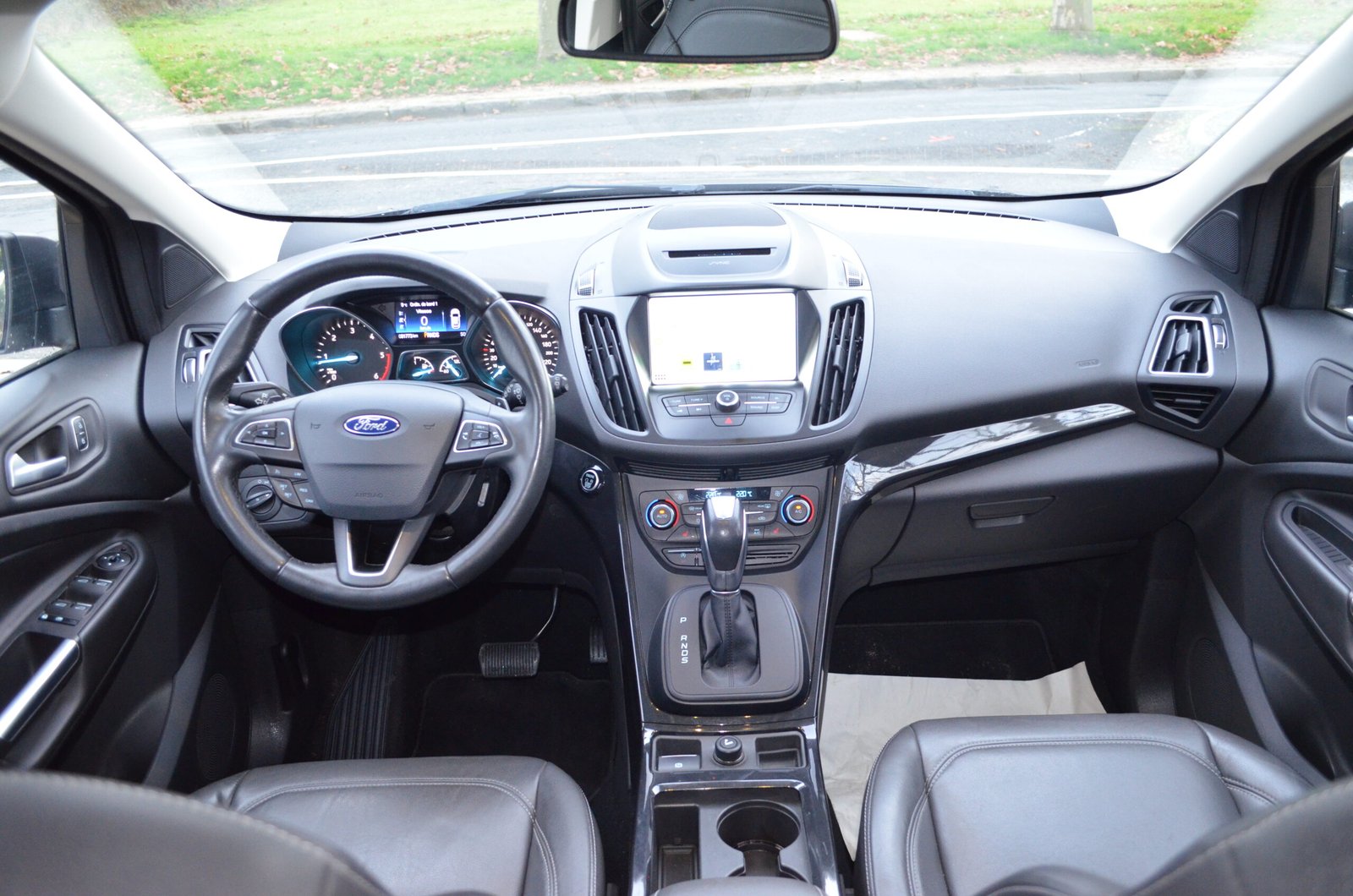 Ford Kuga II 2017 2.0 TDCi 150ch Stop&Start Titanium 4x4 Powershift - Automatix Motors - Voiture Occasion - Achat Voiture - Vente Voiture - Reprise Voiture