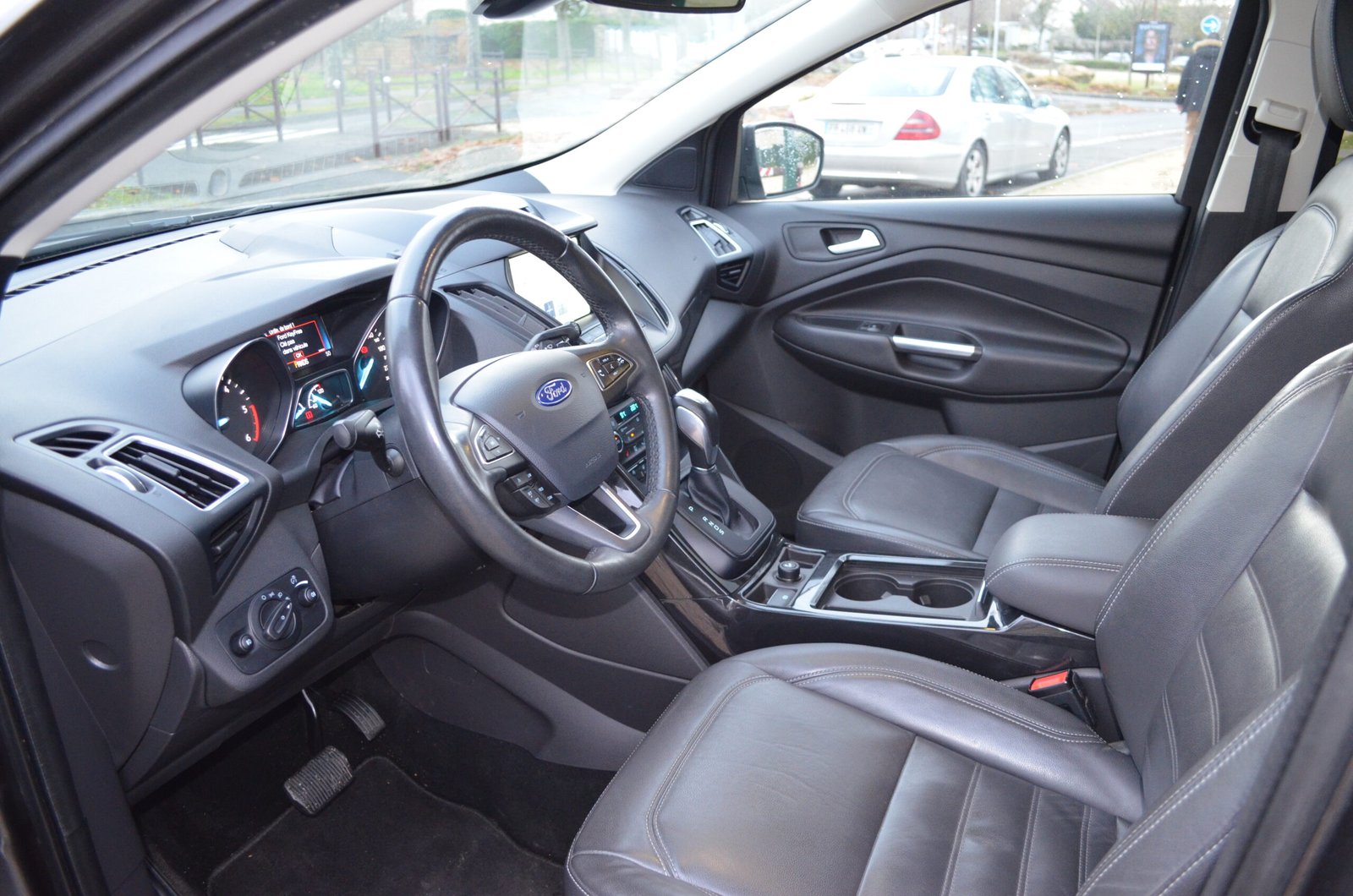 Ford Kuga II 2017 2.0 TDCi 150ch Stop&Start Titanium 4x4 Powershift - Automatix Motors - Voiture Occasion - Achat Voiture - Vente Voiture - Reprise Voiture