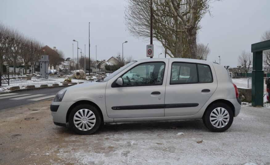 Renault Clio II 2003 1.4 100ch Privilège 5P - Automatix Motors - Voiture Occasion - Achat Voiture - Vente Voiture - Reprise Voiture