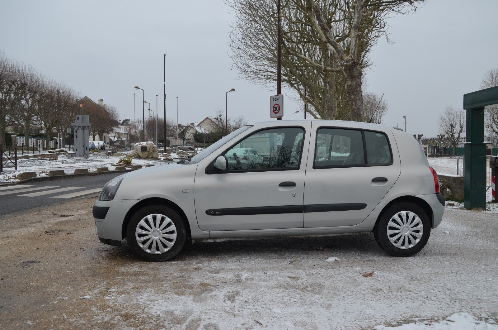 Renault Clio II 2003 1.4 100ch Privilège 5P - Automatix Motors - Voiture Occasion - Achat Voiture - Vente Voiture - Reprise Voiture