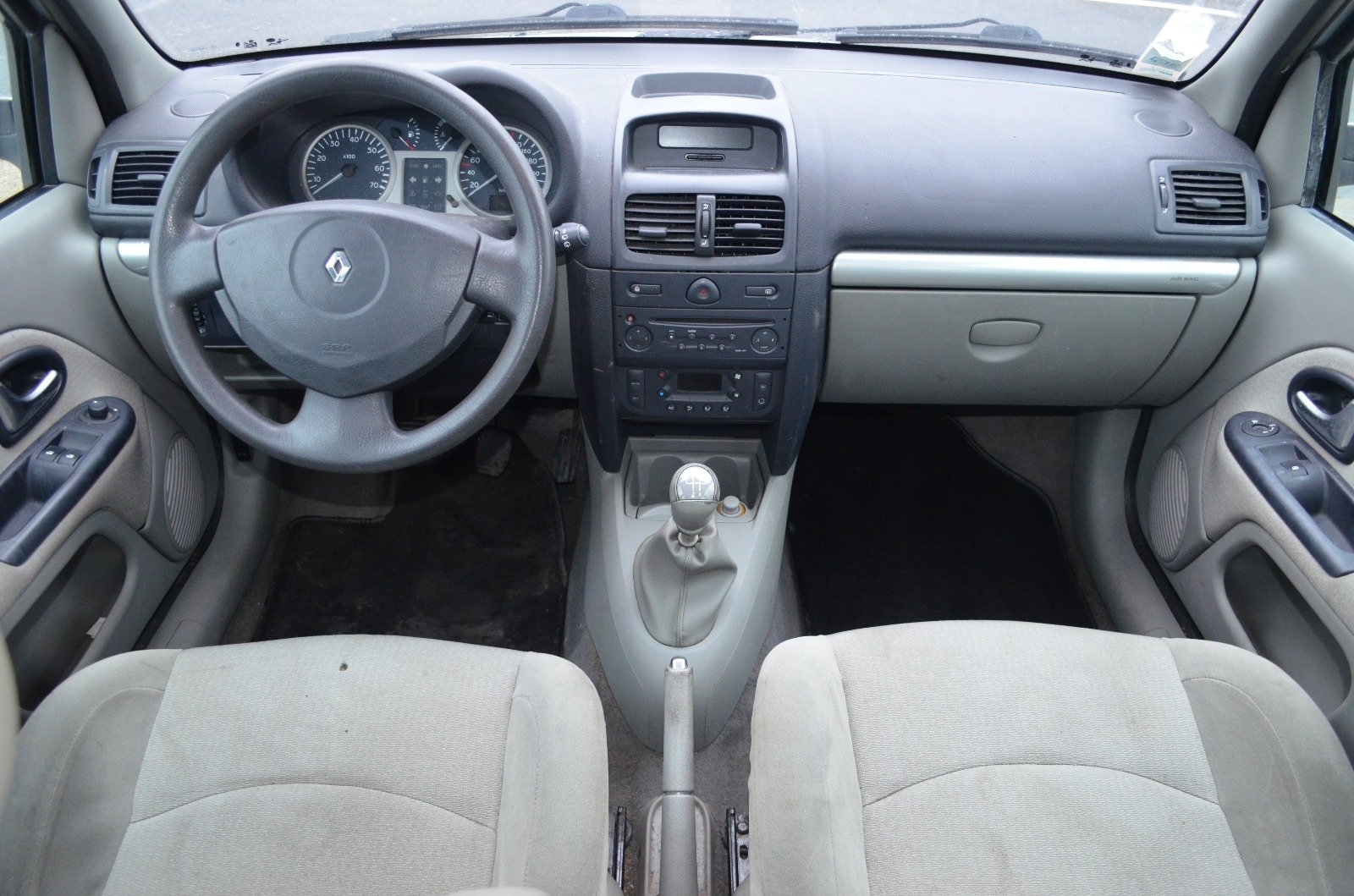 Renault Clio II 2003 1.4 100ch Privilège 5P - Automatix Motors - Voiture Occasion - Achat Voiture - Vente Voiture - Reprise Voiture