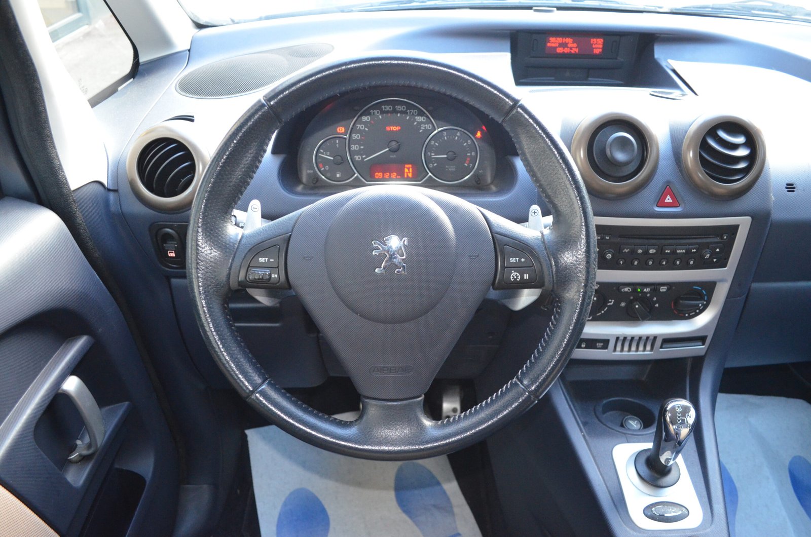 Peugeot 1007 2007 1.4 Sporty 2-Tronic 75ch - Automatix Motors - Voiture Occasion - Achat Voiture - Vente Voiture - Reprise Voiture