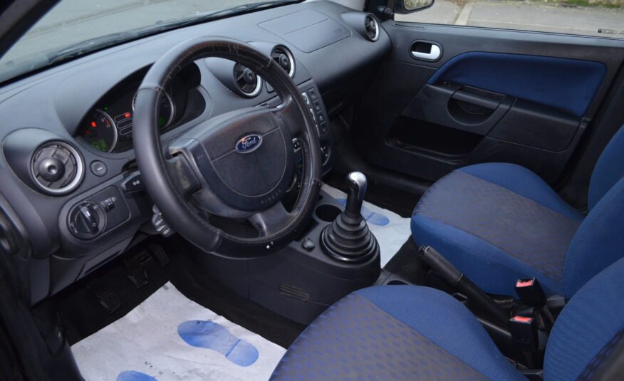 Ford Fiesta IV 2005 1.3 70ch Senso 5P - Automatix Motors - Voiture Occasion - Achat Voiture - Vente Voiture - Reprise Voiture