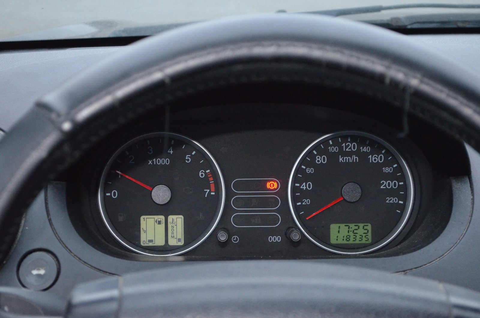 Ford Fiesta IV 2005 1.3 70ch Senso 5P - Automatix Motors - Voiture Occasion - Achat Voiture - Vente Voiture - Reprise Voiture