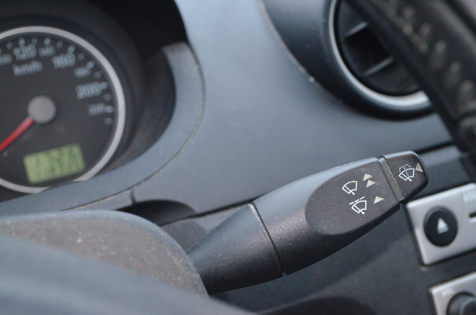 Ford Fiesta IV 2005 1.3 70ch Senso 5P - Automatix Motors - Voiture Occasion - Achat Voiture - Vente Voiture - Reprise Voiture