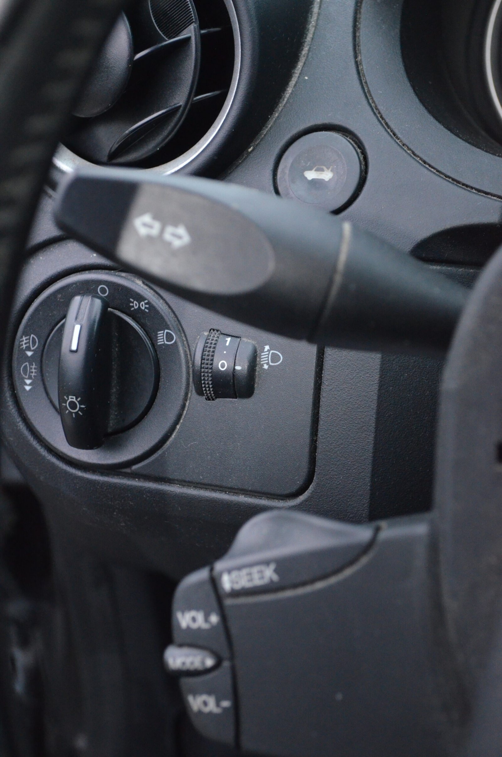 Ford Fiesta IV 2005 1.3 70ch Senso 5P - Automatix Motors - Voiture Occasion - Achat Voiture - Vente Voiture - Reprise Voiture