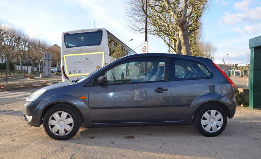 Ford Fiesta IV 2004 1.3 70ch Senso 3P - Automatix Motors - Voiture Occasion - Achat Voiture - Vente Voiture - Reprise Voiture