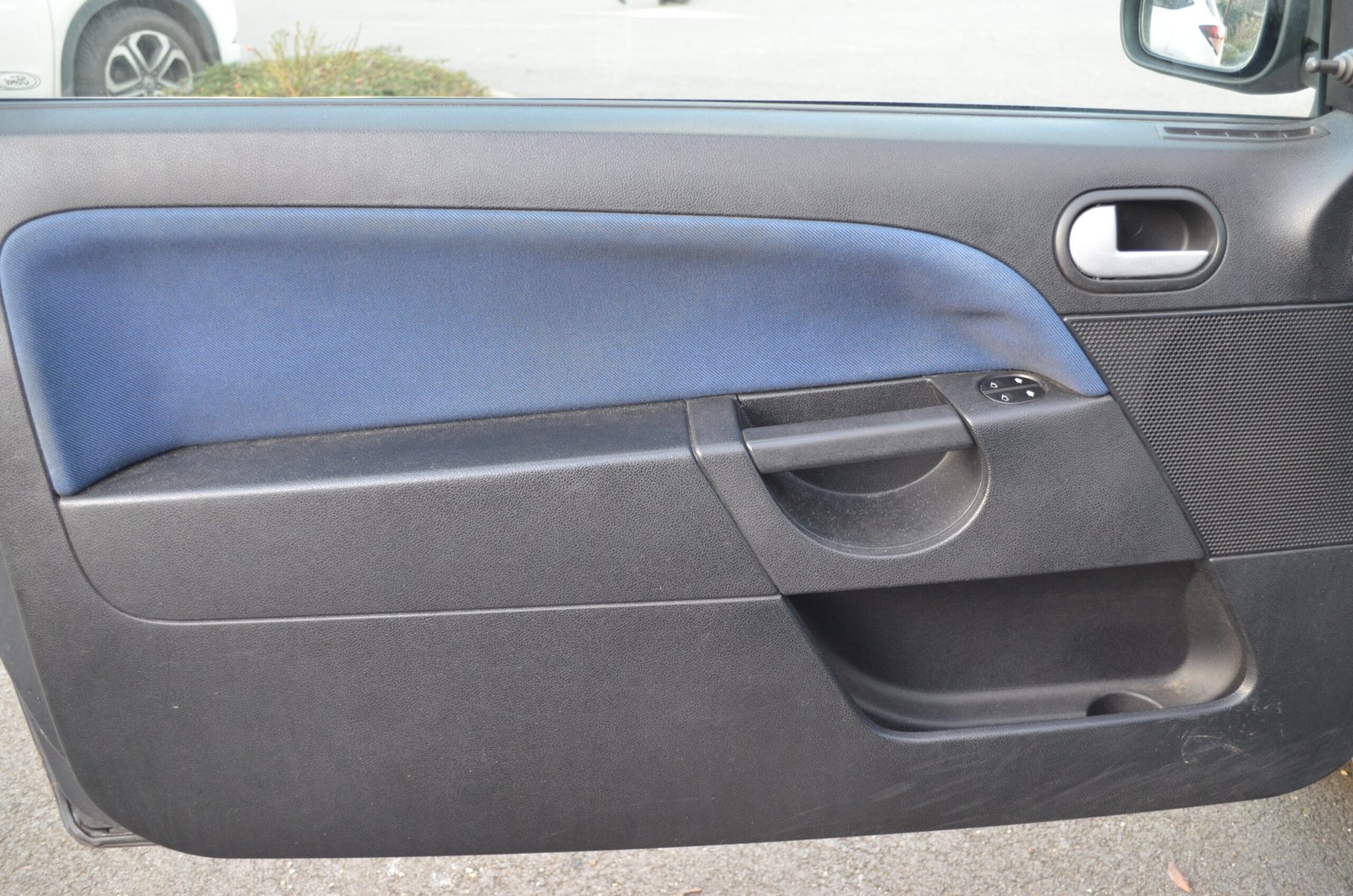 Ford Fiesta IV 2004 1.3 70ch Senso 3P - Automatix Motors - Voiture Occasion - Achat Voiture - Vente Voiture - Reprise Voiture