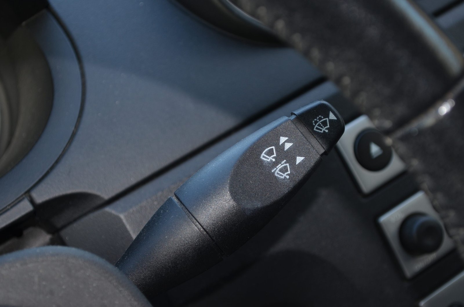 Ford Fiesta IV 2004 1.3 70ch Senso 3P - Automatix Motors - Voiture Occasion - Achat Voiture - Vente Voiture - Reprise Voiture