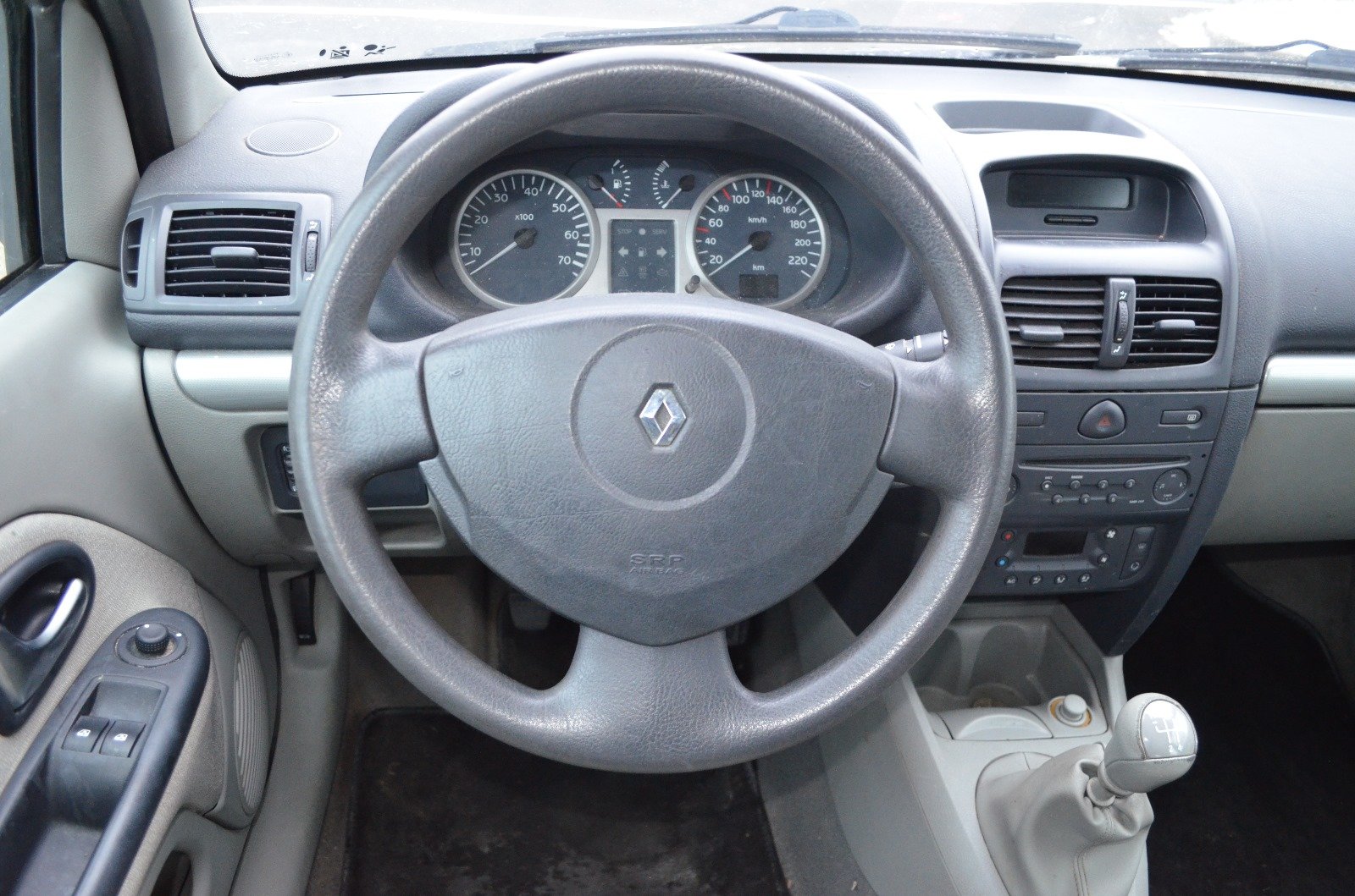 Renault Clio II 2003 1.4 100ch Privilège 5P - Automatix Motors - Voiture Occasion - Achat Voiture - Vente Voiture - Reprise Voiture