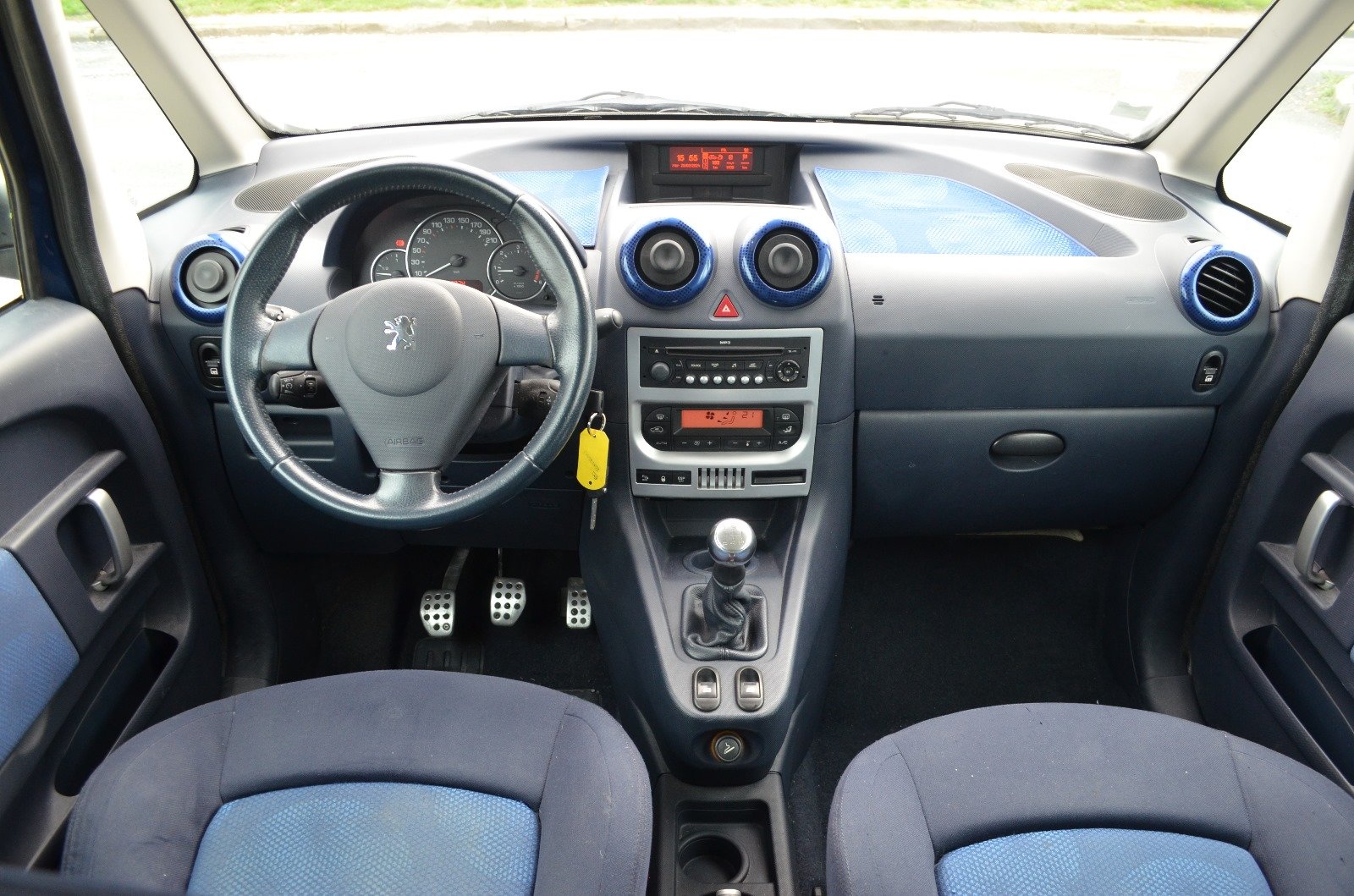 Peugeot 1007 2008 1.6 HDi 110ch Sporty Pack - Automatix Motors - Voiture Occasion - Achat Voiture - Vente Voiture - Reprise Voiture