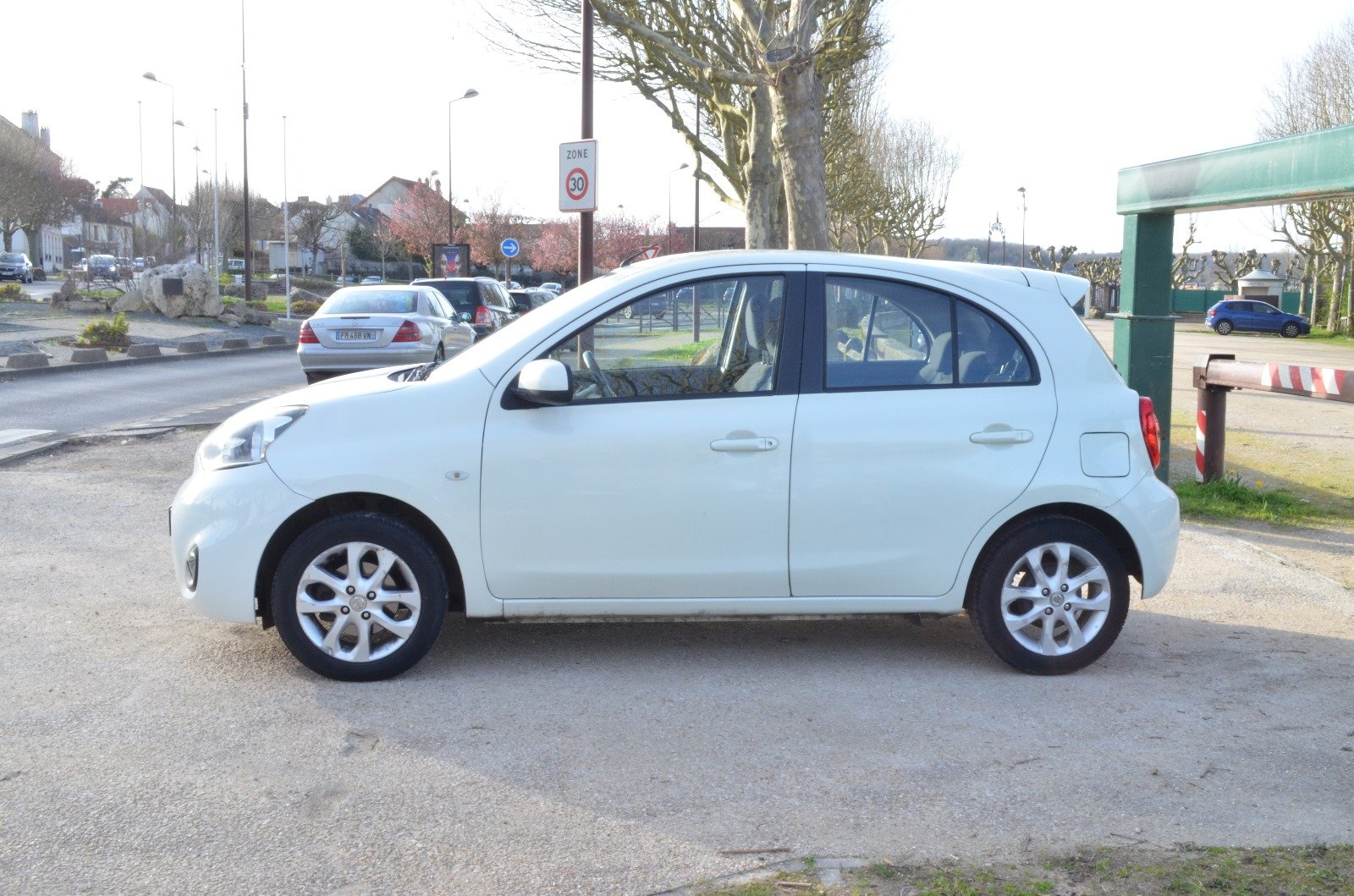 Nissan Micra IV 2013 1.2 80ch Acenta - Automatix Motors - Voiture Occasion - Achat Voiture - Vente Voiture - Reprise Voiture