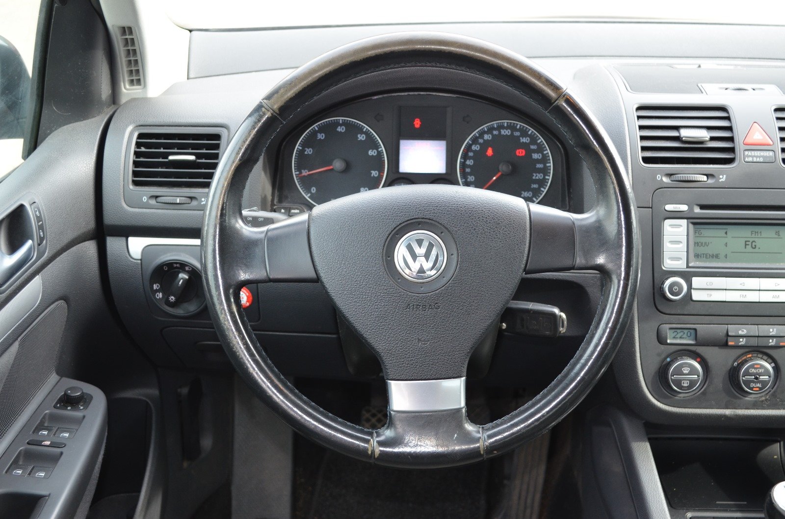 Volkswagen Golf V 2007 1.6 102ch Trendline 5p - Automatix Motors - Voiture Occasion - Achat Voiture - Vente Voiture - Reprise Voiture