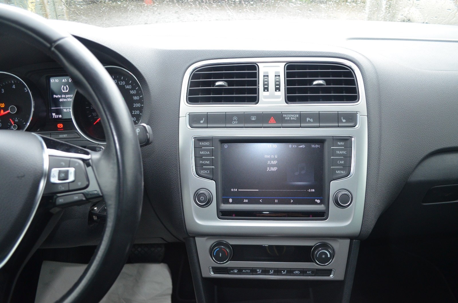 Volkswagen Polo V 2017 1.2 TSI 110ch BlueMotion Technology Carat DSG7 5p - Automatix Motors - Voiture Occasion - Achat Voiture - Vente Voiture - Reprise Voiture