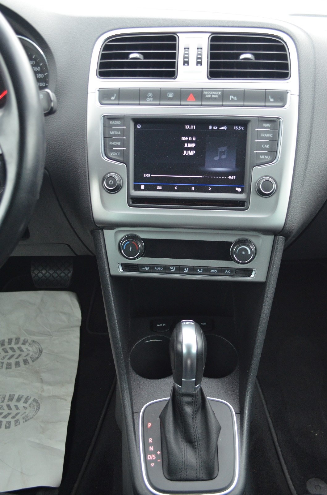 Volkswagen Polo V 2017 1.2 TSI 110ch BlueMotion Technology Carat DSG7 5p - Automatix Motors - Voiture Occasion - Achat Voiture - Vente Voiture - Reprise Voiture