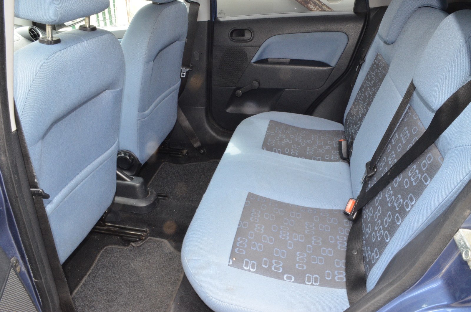 Ford Fiesta 2005 III 1.3 70ch Concept 5P - Automatix Motors - Voiture Occasion - Achat Voiture - Vente Voiture - Reprise Voiture